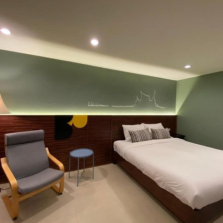 בנגקוק The Royalbee Aparthotel מראה חיצוני תמונה