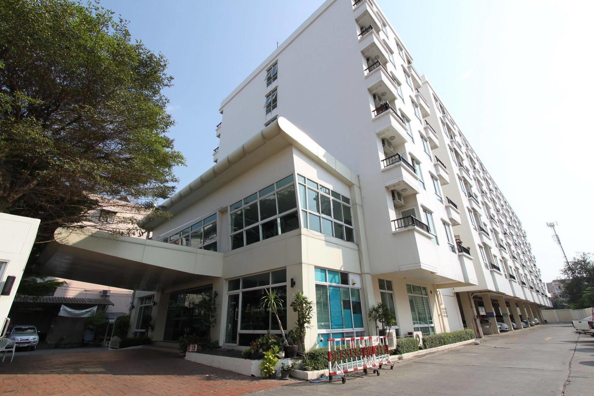 בנגקוק The Royalbee Aparthotel מראה חיצוני תמונה